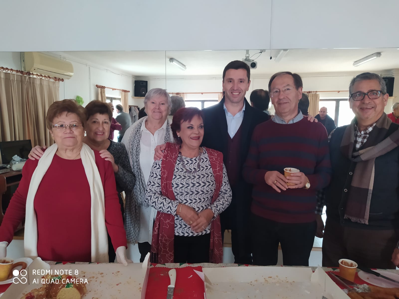 El gobierno municipal estrena agenda este 2020 junto a los mayores  para saborear el tradicional Roscón de Reyes  en el Hogar que recibe el año dispuesto a seguir llenándolo de actividades  para los vecinos de más edad
