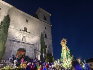 Lee más sobre el artículo Valdemorillo retoma este domingo el paso de la tradición con la ‘traída’ de la Virgen de la Esperanza