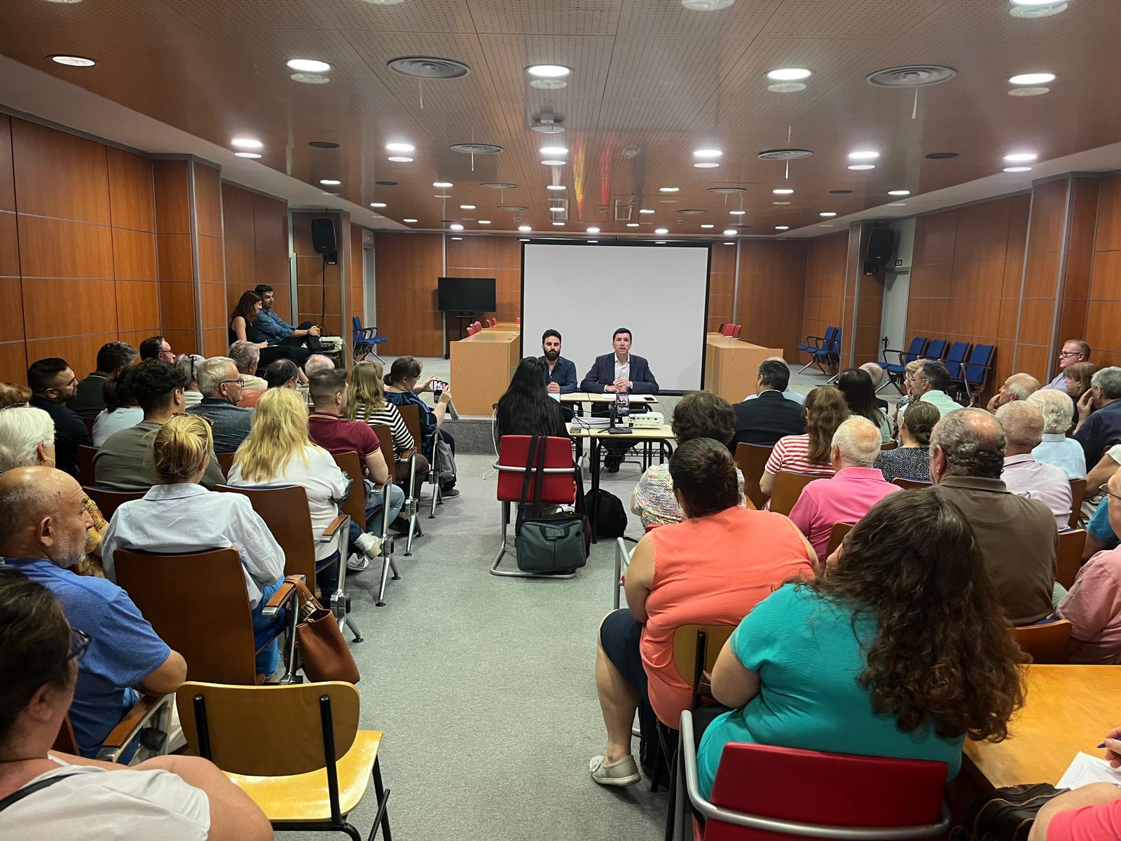 En este momento estás viendo Cerca de un centenar de personas en la presentación pública del Avance del Plan General de Ordenación Urbana, “un proyecto viable, solvente y muy trabajado”